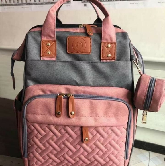 2 in 1 baby bag and bassinet together - Picture 4 of 5